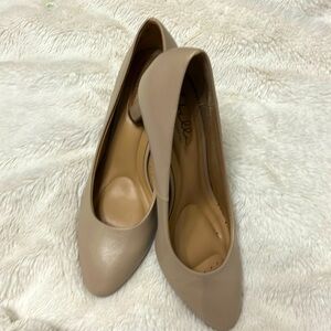 Super Cute Tan Heels